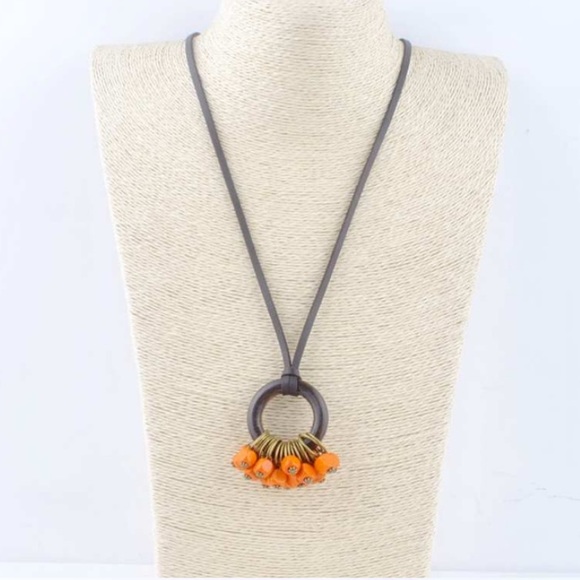 NEW Wooden Pendant Necklace Adjustable Faux Leather - Picture 2 of 6